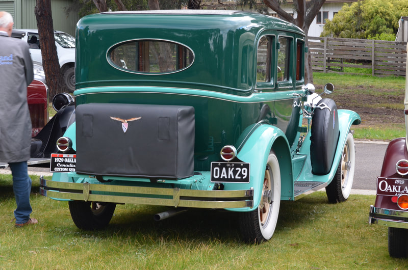 1929 Oakland Sedan (Canadian)